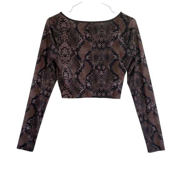 h:ours From Revolve Minju Snake Print Ruched Crop Top with Long Sleeves. Size S - Picture 8 of 13